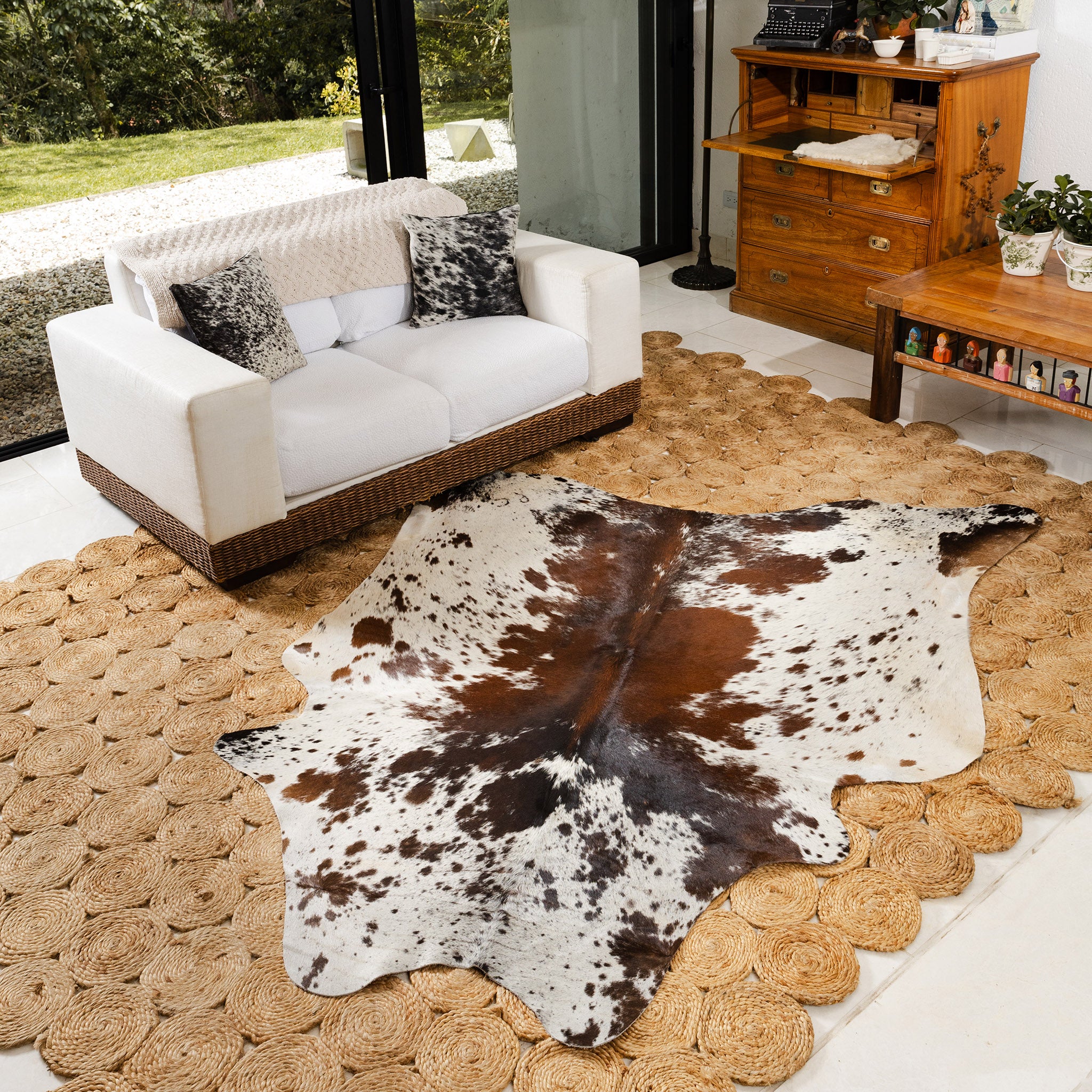 Chocolate and White Brazilian Cowhide Rug: LARGE - Image 3