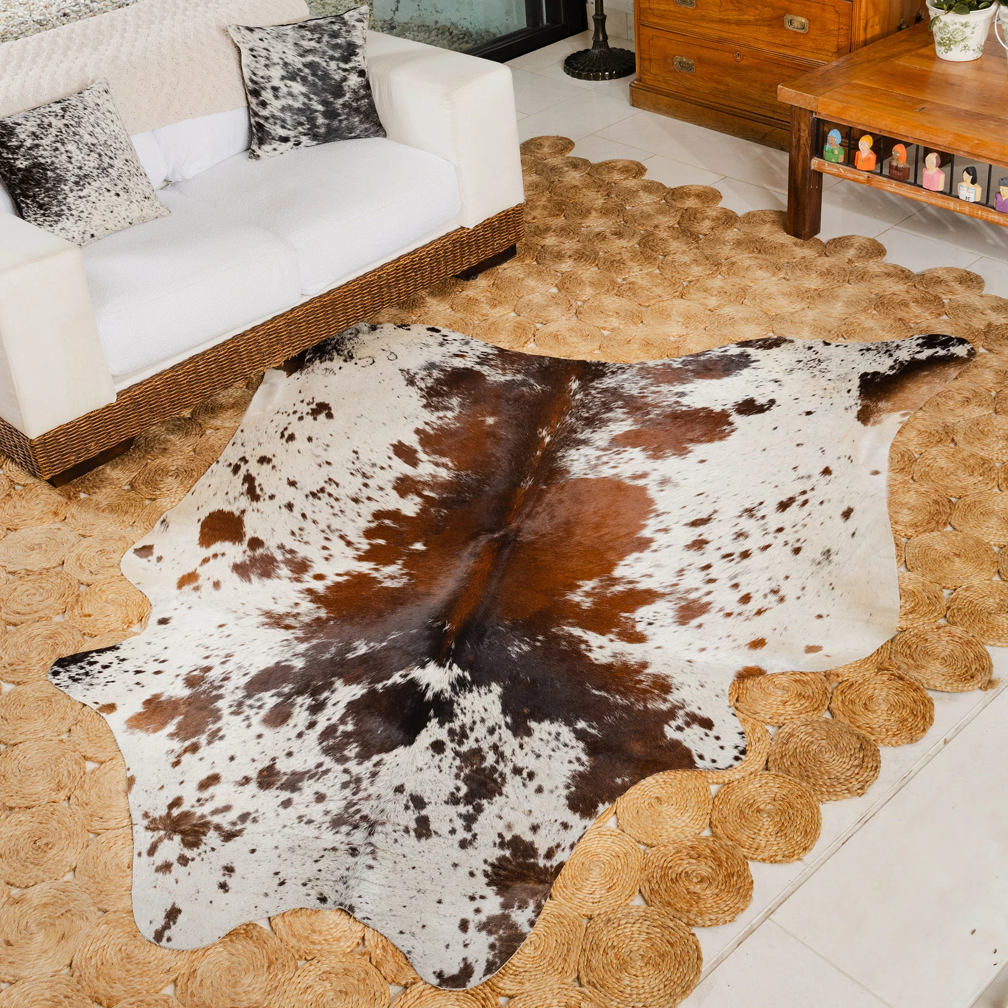 Chocolate and White Brazilian Cowhide Rug: LARGE - Image 4